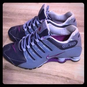 NIKE SHOX